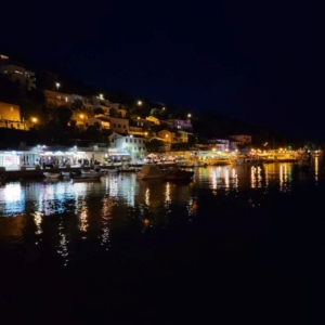 Rabac bei Nacht