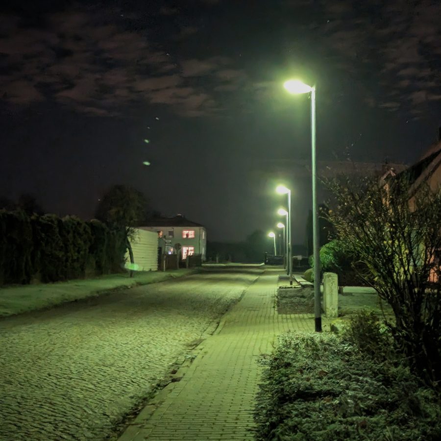unsere Straße im Dunkeln